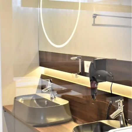 Korpa Deli Vendégház 4*