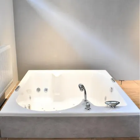 Korpa Deli Vendégház 4*