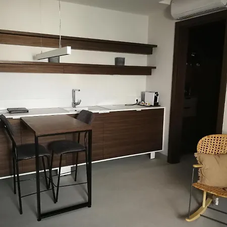 Korpa Deli 4* Újvidék